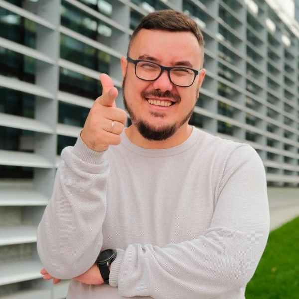 
                    Пиши и продавай. 5 советов, как переписываться в WhatsApp и Telegram, чтобы не упустить клиента            