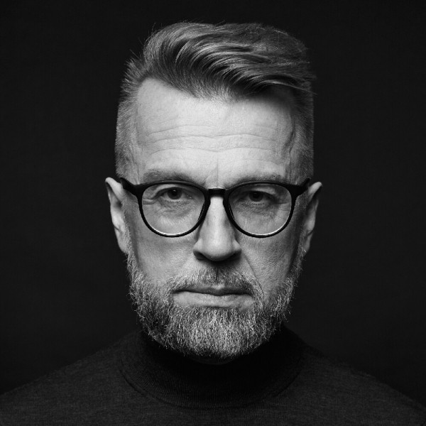 
                    Эволюция рынка брендинга в России в условиях «плохой видимости»            