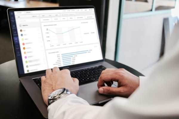 
                    Основные инструменты мониторинга СМИ и социальных сетей: шпаргалка для специалистов            