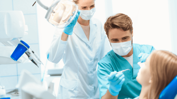 
                    Как мы повысили доходимость и повторные продажи для стоматологии            