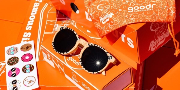 
                    Идеи летнего мерча от компаний            