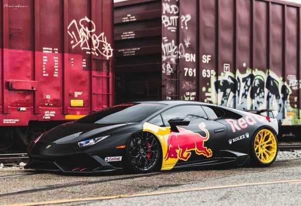 Крылья успеха: как Red Bull поднял свои продажи в небеса
Крылья успеха: как Red Bull поднял свои продажи в небеса