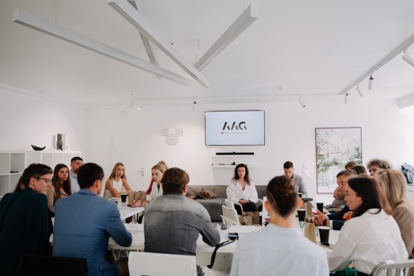 Кейс: как мы провели маркетинговый аудит для строительного холдинга, превратили его в стратегию и привели покупателя
Кейс: как мы провели маркетинговый аудит для строительного холдинга, превратили его в стратегию и привели покупателя