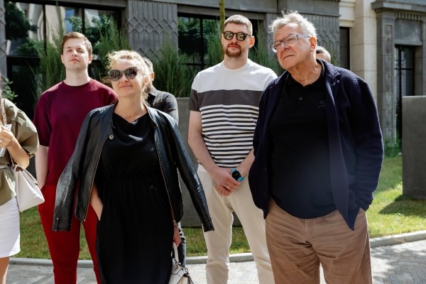 Кейс: как мы провели маркетинговый аудит для строительного холдинга, превратили его в стратегию и привели покупателя
Кейс: как мы провели маркетинговый аудит для строительного холдинга, превратили его в стратегию и привели покупателя