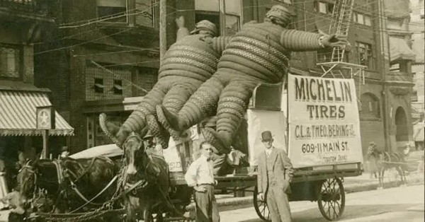 
                    Почему компания, производящая шины для автомобилей, выдаёт награды ресторанам?            