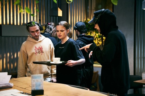 попробуй и сделай рекламный ролик: что стоит за месяцами планирования и двумя днями съёмок             
                    попробуй и сделай рекламный ролик: что стоит за месяцами планирования и двумя днями съёмок