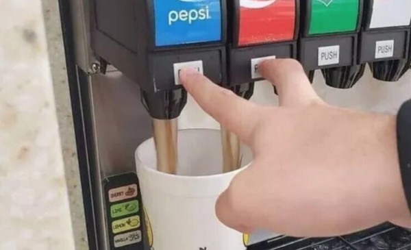 Как наш мозг принимает решения: когнитивные ошибки, исследования и большой маркетинговый факап + бонус в конце
Как наш мозг принимает решения: когнитивные ошибки, исследования и большой маркетинговый факап + бонус в конце