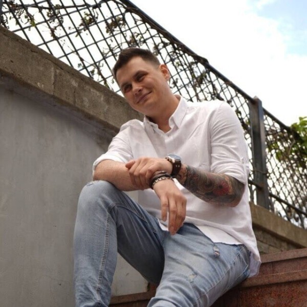 
                    Павел Левченко, CMO Biglion: «Я бы посоветовал ориентироваться не на названия агентств, а на конкретных специалистов»            