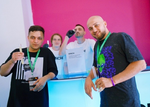 Ложится в 5 утра, сам пиарит свое агентство и управляет им, пишет музыку и не выгорает. Как? Интервью с CEO UXART
Ложится в 5 утра, сам пиарит свое агентство и управляет им, пишет музыку и не выгорает. Как? Интервью с CEO UXART