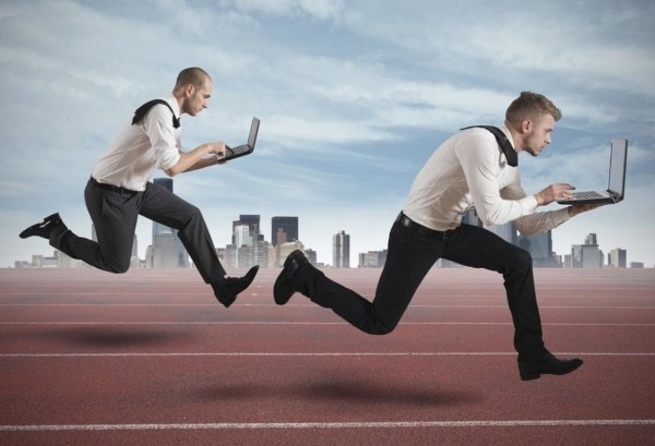 
                    Маркетинг компании: идти к подрядчикам или  делать самим?            