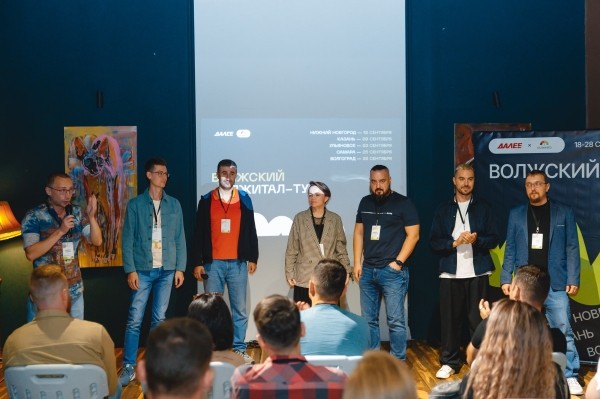 
                    5 митапов, 300 человек: как мы усиливаем диджитал-комьюнити в регионах с помощью Волжского тура            