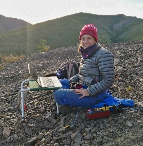 
                    Как получать заявки на геофизический консалтинг через экспертный блог            