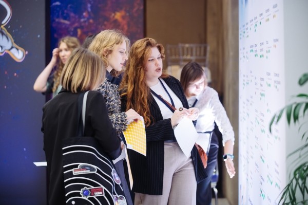 
                    Полный гайд по организации легендарной конференции. 13 шагов с примерами            