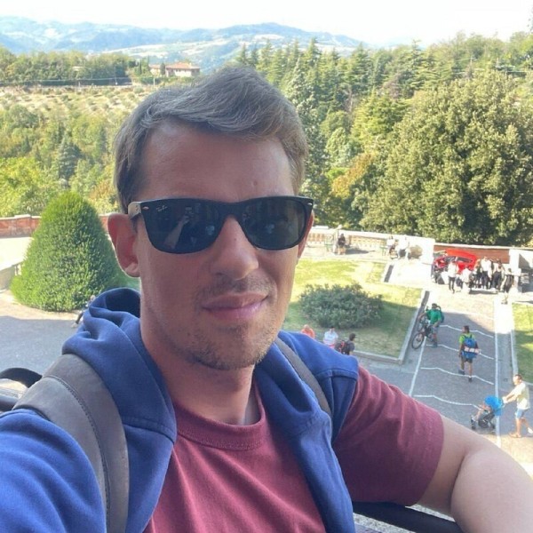 Онлайн VS Офлайн. Как офлайн-кампания для бренда одежды обошла онлайн по заявкам в 15 раз
Онлайн VS Офлайн. Как офлайн-кампания для бренда одежды обошла онлайн по заявкам в 15 раз