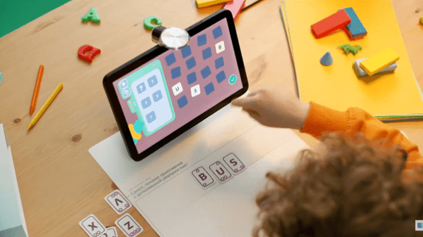 
                    Шок: инопланетяне учатся с детьми английскому в дополненной реальности! Интервью с KODE, Skyeng и SberDevices            