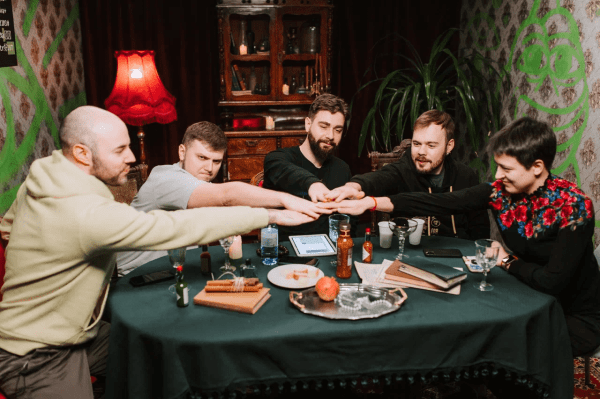 «Тайный орден айтишников»: собрали 2000 человек на ночной IT-конференции за счет черного рынка и промо в стиле масонов             
                    «Тайный орден айтишников»: собрали 2000 человек на ночной IT-конференции за счет черного рынка и промо в стиле масонов