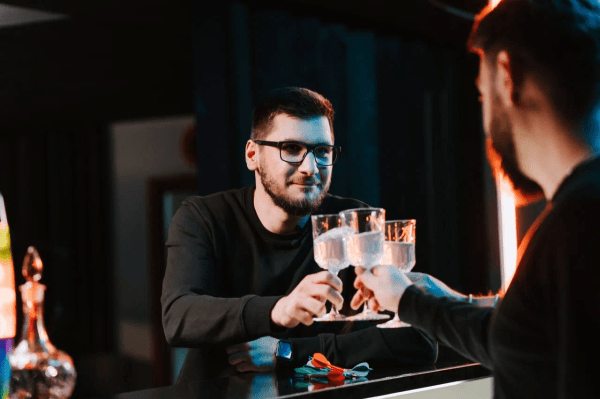 «Тайный орден айтишников»: собрали 2000 человек на ночной IT-конференции за счет черного рынка и промо в стиле масонов             
                    «Тайный орден айтишников»: собрали 2000 человек на ночной IT-конференции за счет черного рынка и промо в стиле масонов