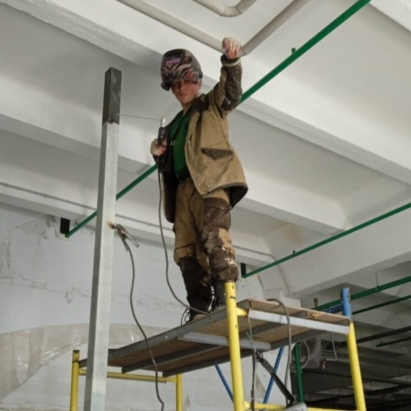 
                    «Это деньги сразу»: владелец крупнейшего аутстаффа Москвы о том, как продавать 1300 рабочих за 4,5 млн ₽ в день            