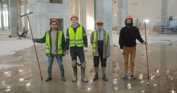 
                    «Это деньги сразу»: владелец крупнейшего аутстаффа Москвы о том, как продавать 1300 рабочих за 4,5 млн ₽ в день            