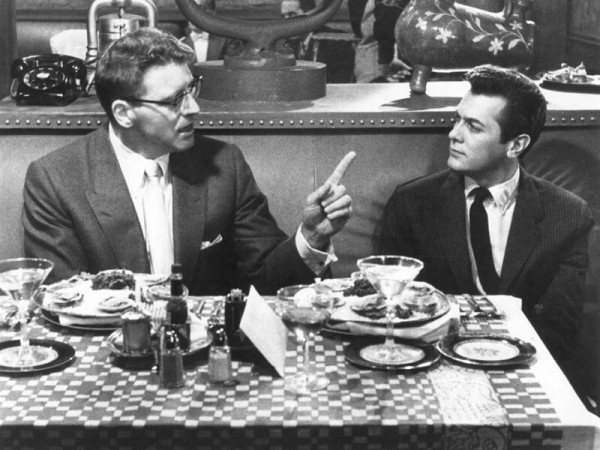 
                    10 фильмов о пиаре, маркетинге и политике            