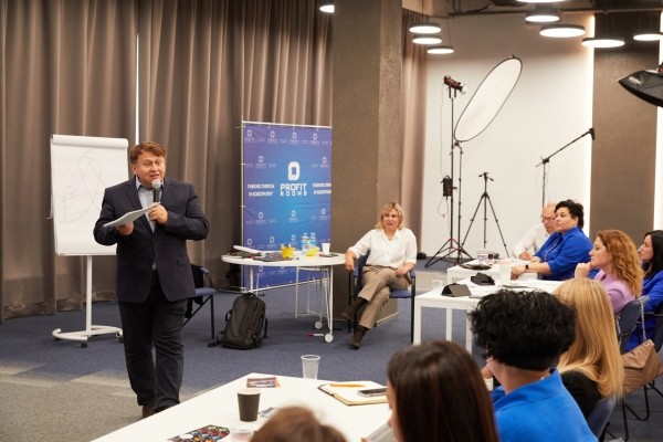 
                    Как бизнесу помогают экспертные бизнес-консультации и стратегические сессии?            