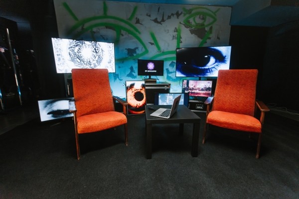 «Тайный орден айтишников»: собрали 2000 человек на ночной IT-конференции за счет черного рынка и промо в стиле масонов             
                    «Тайный орден айтишников»: собрали 2000 человек на ночной IT-конференции за счет черного рынка и промо в стиле масонов