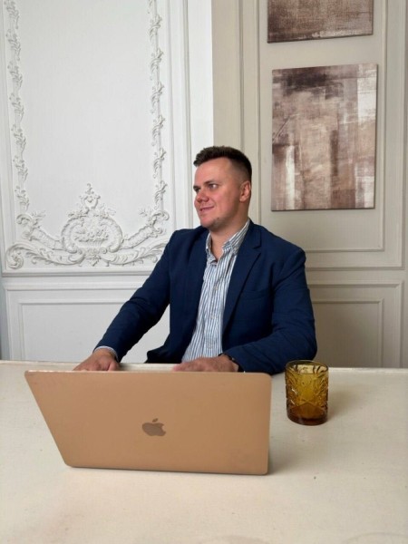 
                    4,1 млрд. рублей в обороте товаров, которые мы продали через хаки за 2023-й год            