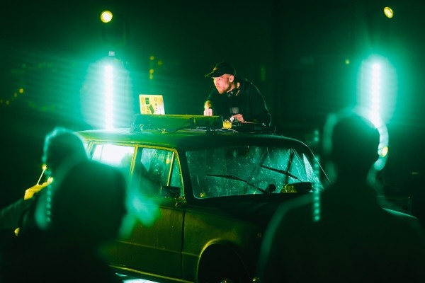 «Мир.Труд.Мобайл»: собрали 1500 разработчиков и дизайнеров из 12 стран на виртуальной даче и перепели Батарейку
«Мир.Труд.Мобайл»: собрали 1500 разработчиков и дизайнеров из 12 стран на виртуальной даче и перепели Батарейку