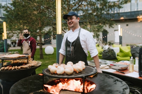 «Мир.Труд.Мобайл»: собрали 1500 разработчиков и дизайнеров из 12 стран на виртуальной даче и перепели Батарейку
«Мир.Труд.Мобайл»: собрали 1500 разработчиков и дизайнеров из 12 стран на виртуальной даче и перепели Батарейку