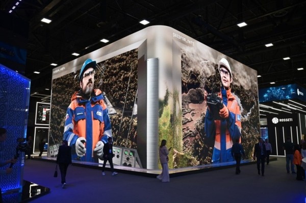 Нейросеть посчитала траты детей в России и задизайнила упаковку сыра             
                    Нейросеть посчитала траты детей в России и задизайнила упаковку сыра