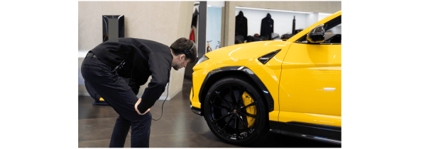 
                    Как мы снимали премиальные шины из багажника 🏎️            