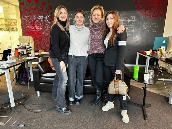 
                    Привели 400 художников на арт-маркетплейс, которого нет. Как привлечь первых пользователей еще до запуска стартапа            