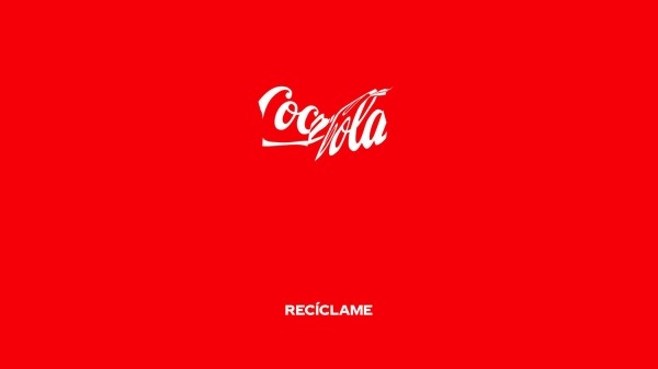 
                    Зачем Coca-Cola «раздавила» свой логотип впервые за 83 года? Экологичный путь великих брендов            