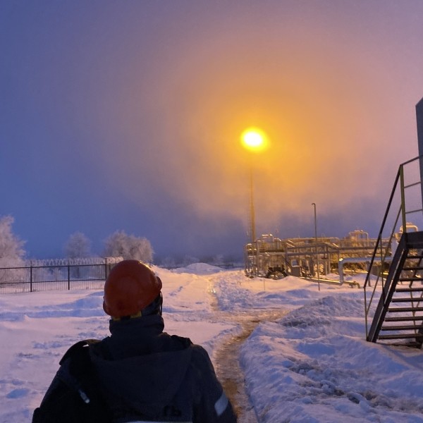 
                    Как я разочаровался в нефтяной промышленность и ушел в Telegram            