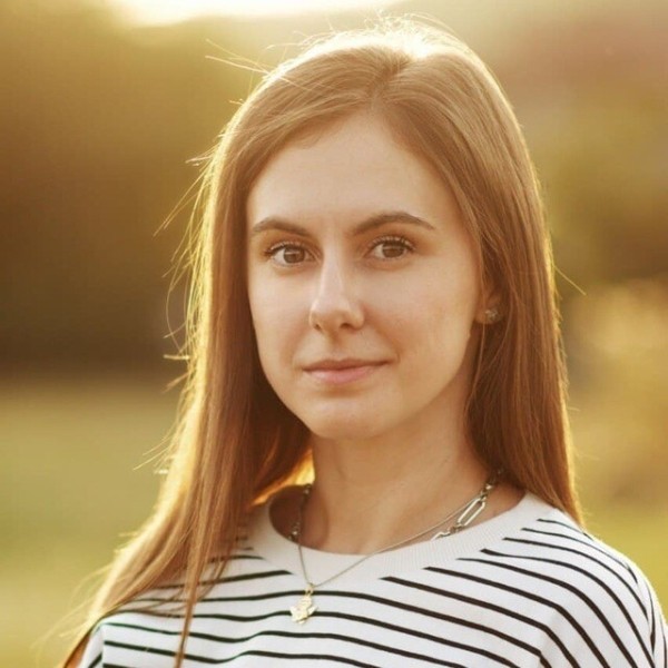 
                    9 рабочих ситуаций, когда наши девчонки помогли Рыбе остаться на плаву            